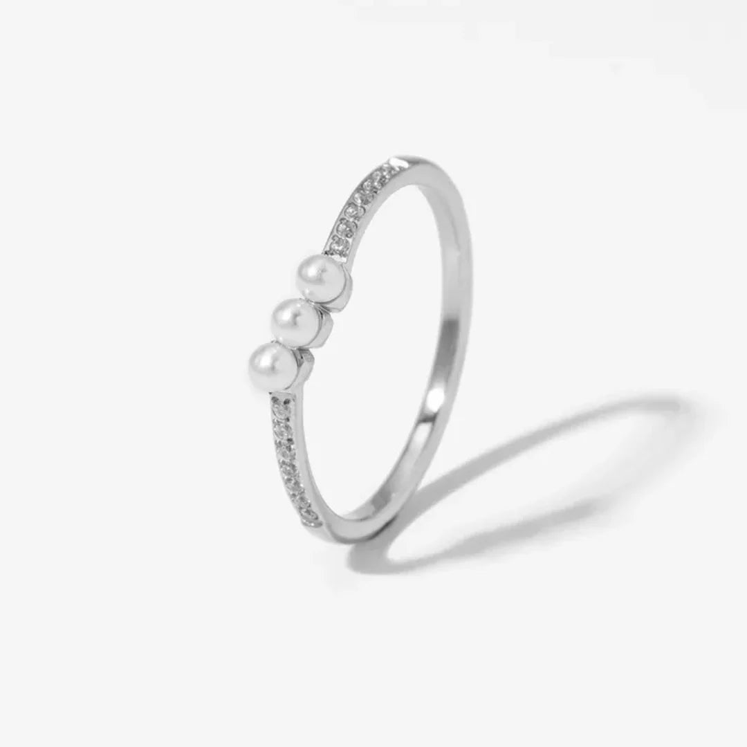 Cara Pearl Silver Ring