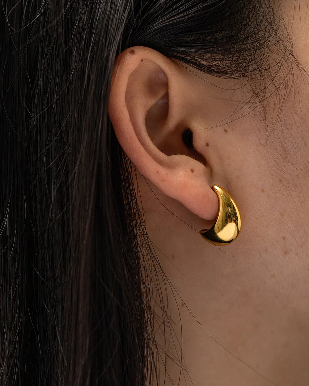 Uisce Teardrop Studs