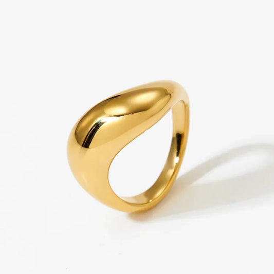 Carrie Curve Gold Ring